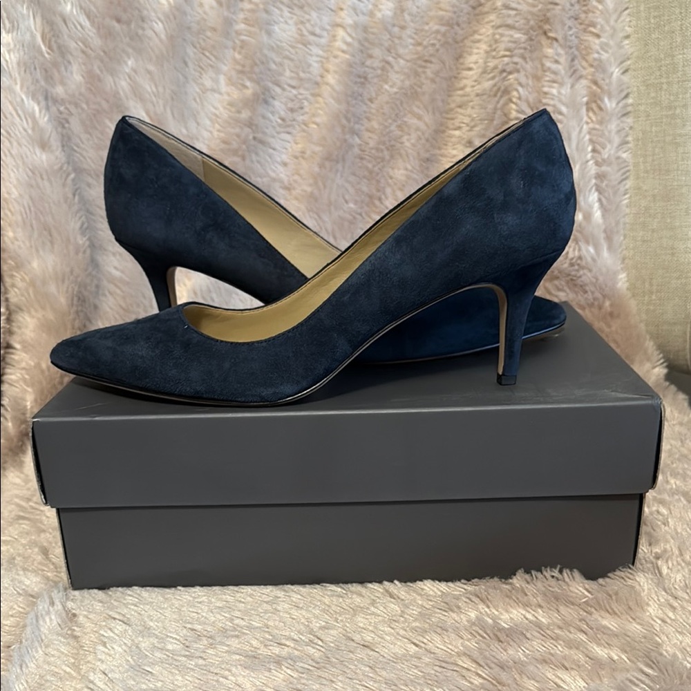 Ann Taylor Lightly Worn Elegant Navy Women's Heels Size 9